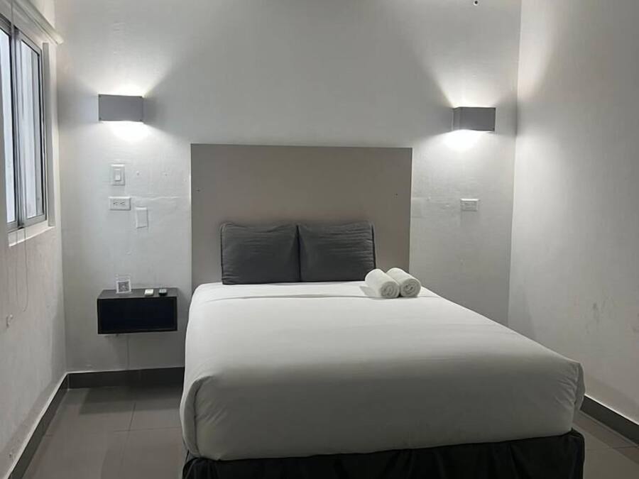 Habitación básica doble | Minibar, wifi gratis y ropa de cama