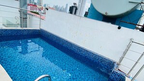 室外游泳池