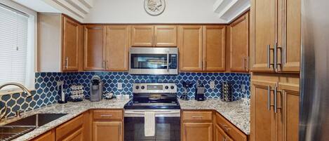 冰箱、微波炉、烤箱、炉灶