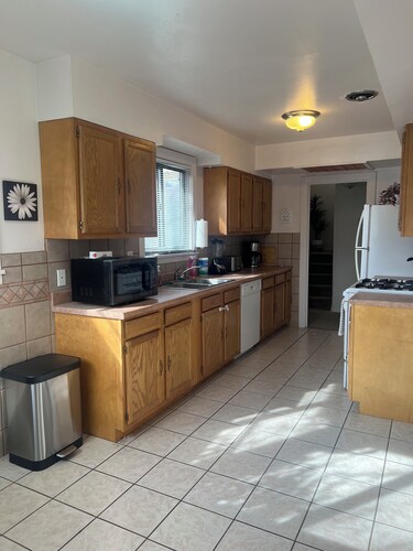 Delightful 3-bedroom condo in charming Los Alamos with beautiful views.