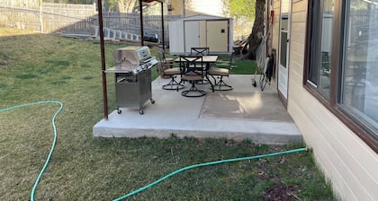 Delightful 3-bedroom condo in charming Los Alamos with beautiful views.