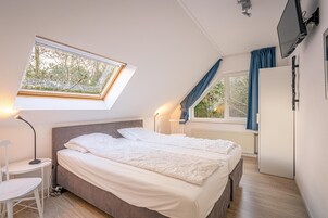 3 bedrooms, individually furnished, bed sheets