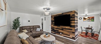 Charming 3-bedroom house with fitness room and AC in lovely Columbus. Cozy home