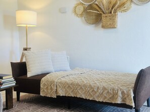1 habitación, escritorio, tabla de planchar con plancha y wifi gratis 