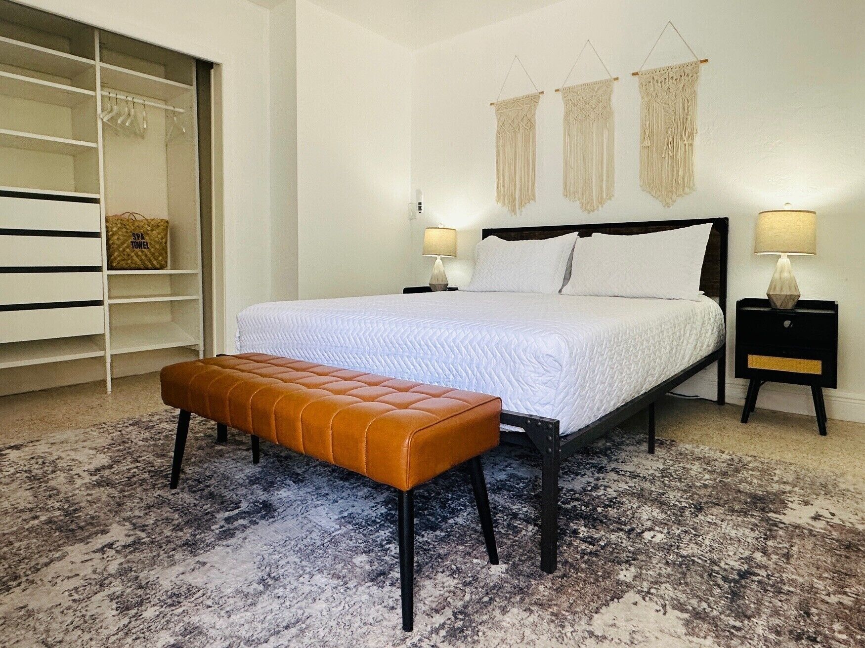 1 dormitorio, escritorio, tabla de planchar con plancha y wifi gratis