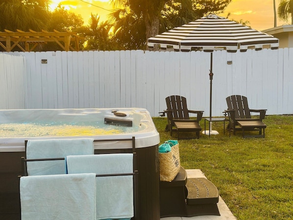 Bain à remous extérieur