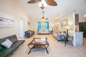 TV - Spacious Family Near Disney Parks, w/Heat Pool (Kissimmee)