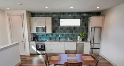 Stunning New Modern Studio in the Heart of Golden