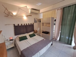 1 chambre, fer et planche à repasser, Wi-Fi gratuit, draps fournis