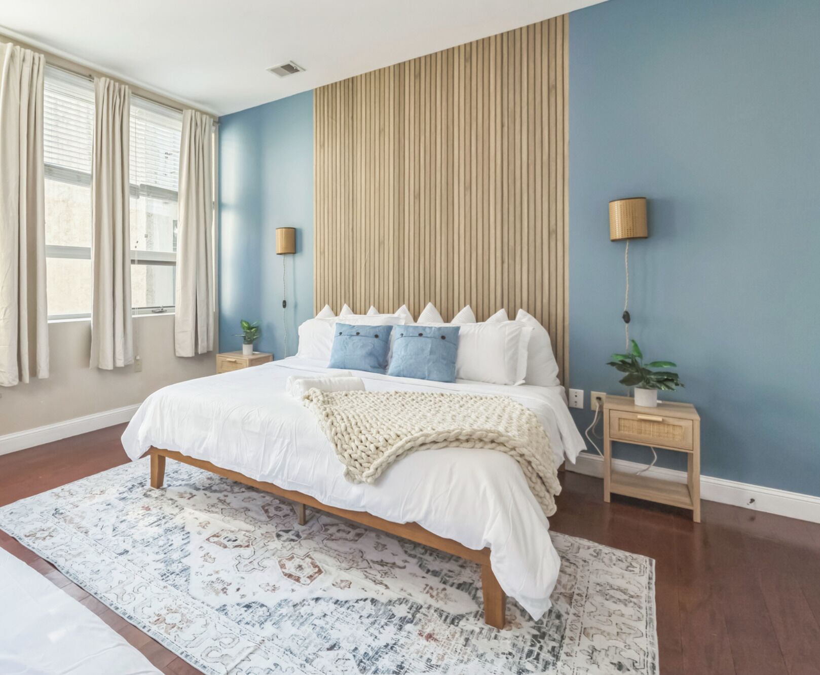 2 habitaciones, tabla de planchar con plancha, wifi y ropa de cama 