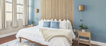 Modern 2-bedroom condo in Center City Philadelphia - Walk to Convention Center