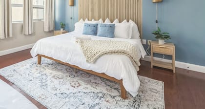 Modern 2-bedroom condo in Center City Philadelphia - Walk to Convention Center