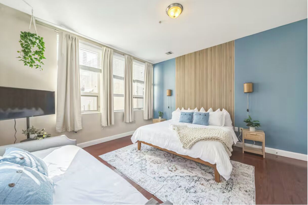 2 bedrooms, iron/ironing board, WiFi, bed sheets