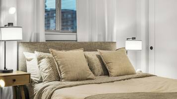 2 bedrooms, desk, iron/ironing board, WiFi