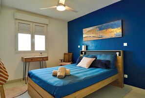 2 bedrooms, iron/ironing board, WiFi, bed sheets