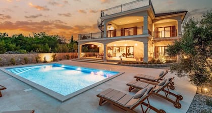 Luxury Villa GLABROVA with pool, jacuzzi and sauna