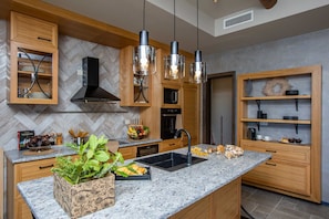 Fridge, oven, stovetop, dishwasher - Luxury Villa GLABROVA with pool, jacuzzi and sauna (Žestilac)