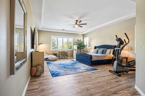 4 bedrooms, iron/ironing board, WiFi, bed sheets - Maravilla 4br expansive backyard Pool Spa & Speakeasy (Indio)