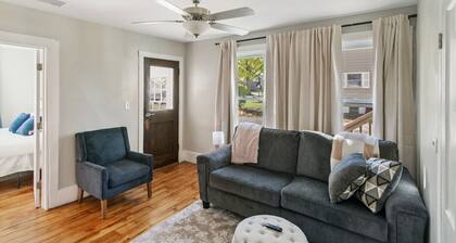 Cozy Spot in Heart of Libertyville Near Naval Base