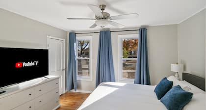 Cozy Spot in Heart of Libertyville Near Naval Base