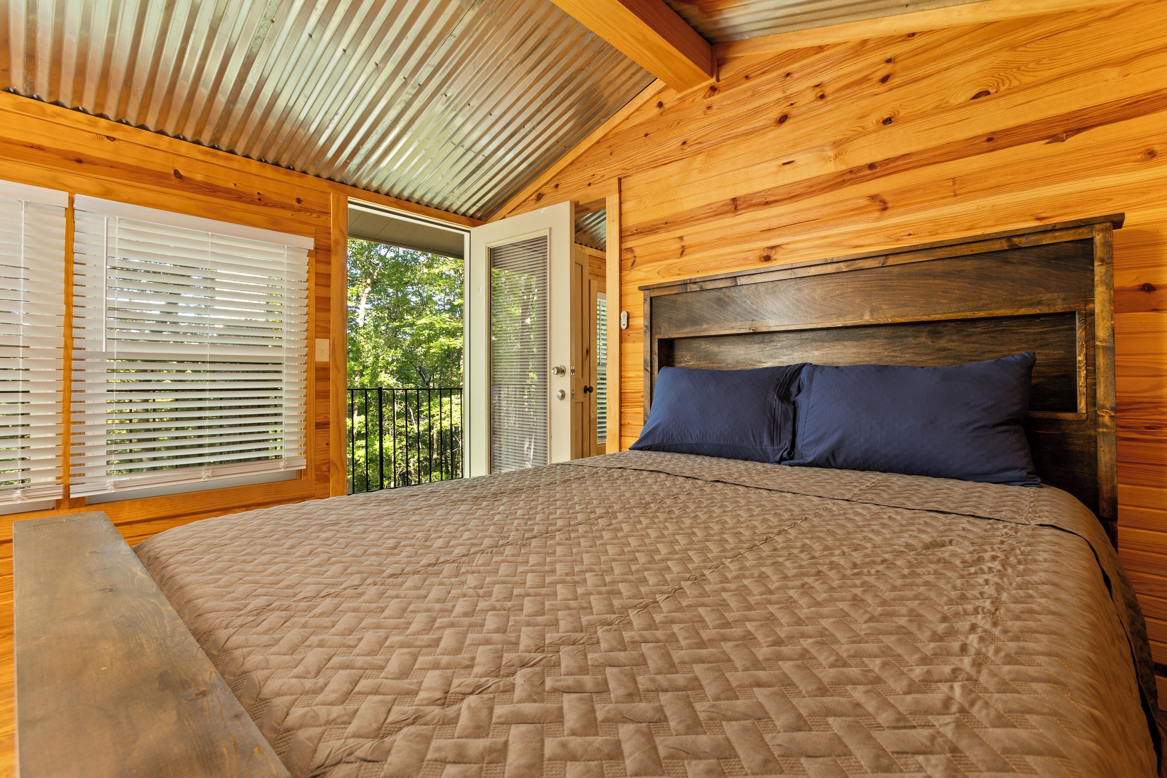 3 bedrooms, iron/ironing board, WiFi