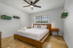 5 bedrooms, desk, iron/ironing board, travel cot