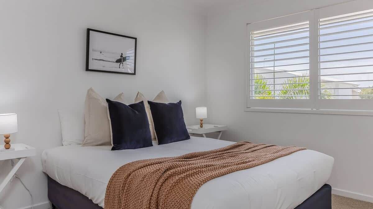 5 bedrooms, iron/ironing board, travel cot, WiFi