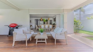Outdoor dining - Barrels (kingscliff)