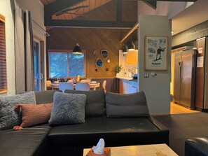 Smart-TV, peis og DVD-spiller