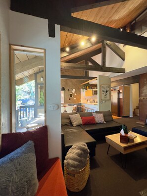 Smart-TV, peis og DVD-spiller