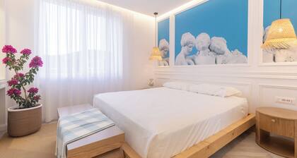 Swan Lake Luxury Apartment