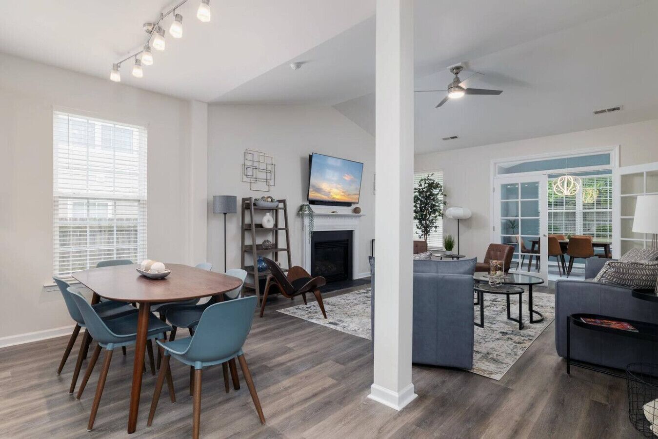 High Point`s Gem!  Group Friendly!  Five Bedrooms! - High Point, NC