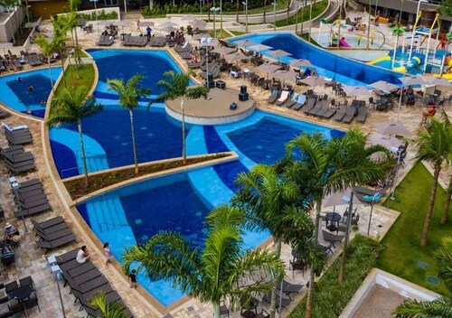 RESORT SOLAR DAS ÁGUAS: 5 adultos a 4km do Thermas Lar. e a 3km do Hot Beach