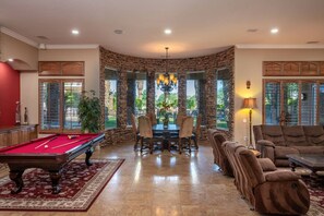 غرفة الألعاب