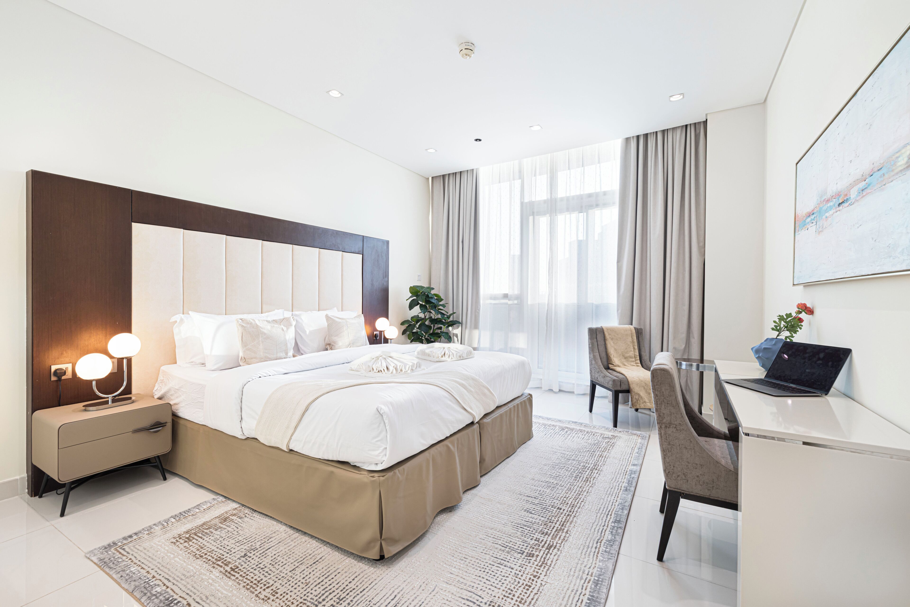 Leilighet, byutsikt | Allergitestet sengetøy, safe på rommet, blendingsgardiner og lydisolert