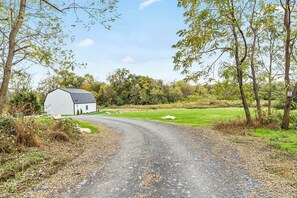 المنطقة المحيطة بالمنشأة