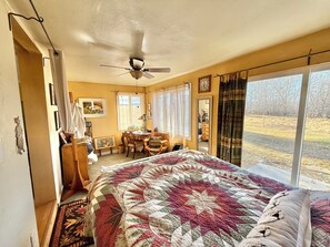 1 chambre, fer et planche à repasser, Wi-Fi, draps fournis