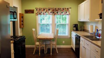 微波炉、烤箱、炉灶、洗碗机