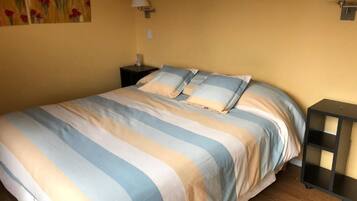 1 bedroom, internet, bed sheets