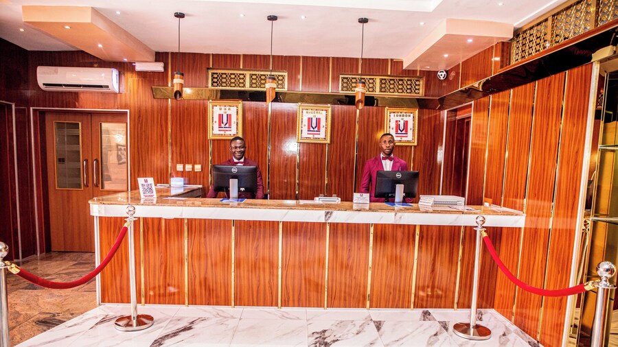 Villa Hilton Hotels & Apartments