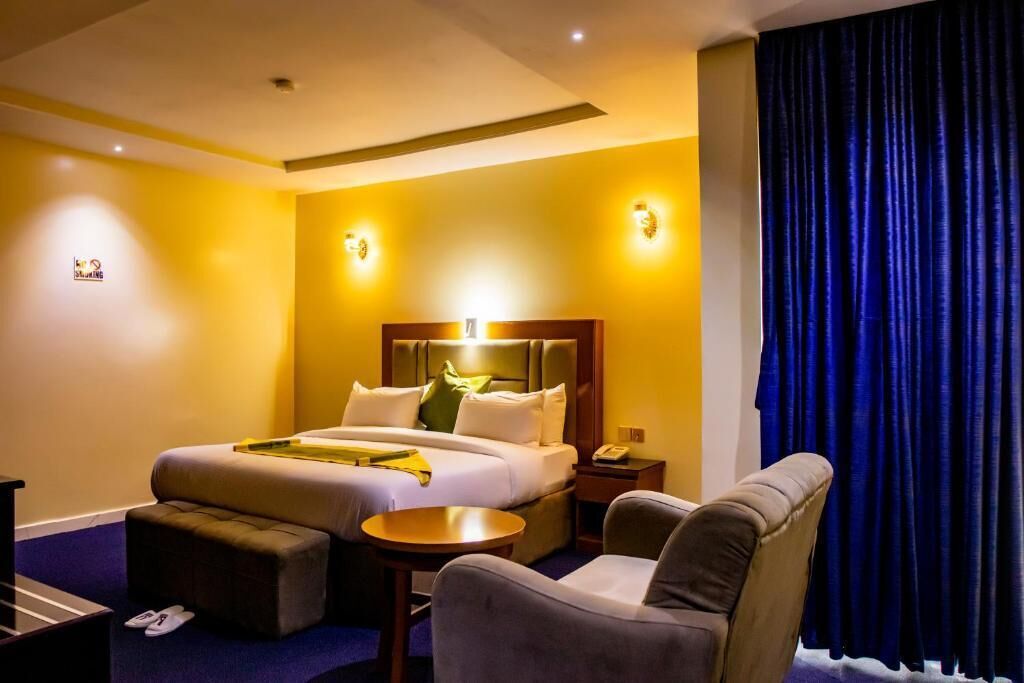 In-room safe, free WiFi