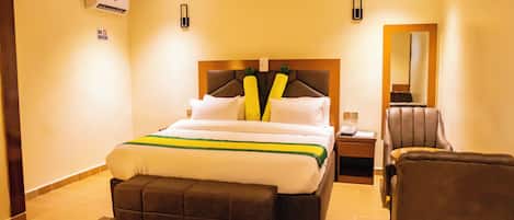 Standardenkeltværelse - balkon - byudsigt | Pengeskab på værelset, gratis Wi-Fi