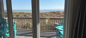 Ocean Front Condo
With spectacular sunrises!