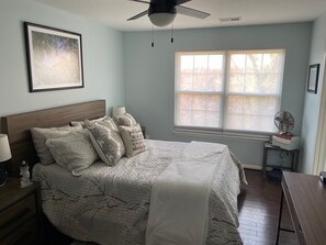 3 bedrooms, iron/ironing board, WiFi, bed sheets
