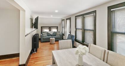 Stylish Retreat in DT Libertyville Near Naval Base