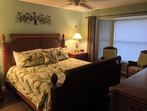 2 soverom, strykejern/-brett, internettilgang og sengetøy