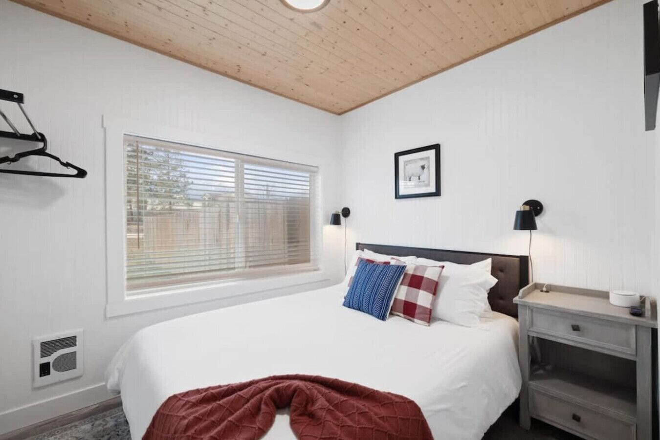 2 多间卧室、旅行婴儿床、WiFi、床单