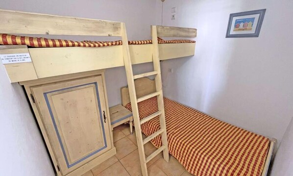 Individually furnished - 3-room Apartment - 4/5 People - Residence Swimming Pool - Air Conditioning - Wifi - Close to the Center - Sainte Maxime - 3 Rating (Sainte-Maxime)