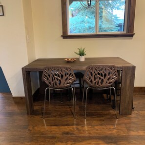 Dining - Charming 2-bedroom cabin in McCall (McCall)