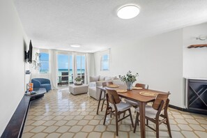 Apartment | 3 bedrooms - Oceanfront Terrace Communal Pool AC (Carolina)